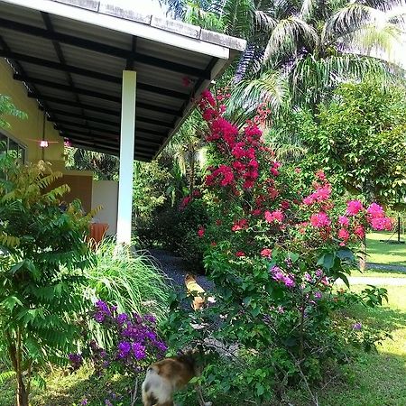 Aathid Garden Khao Lak Villa Dış mekan fotoğraf