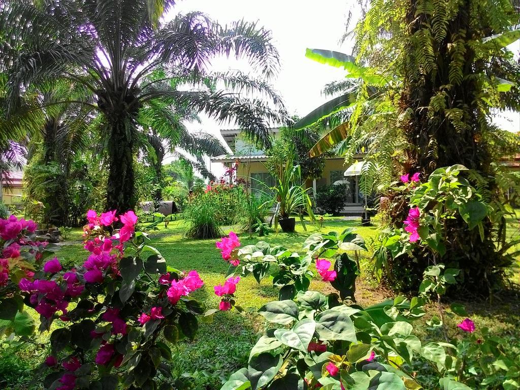 Aathid Garden Khao Lak Villa Dış mekan fotoğraf